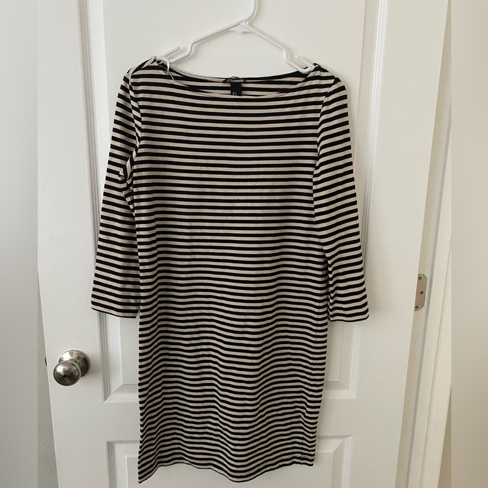 H&M 3/4 sleeve black and cream striped dress